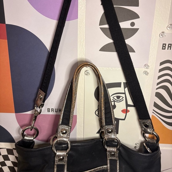 Coach Poppy Black Leather Convertible Bag - Picture 5 of 9